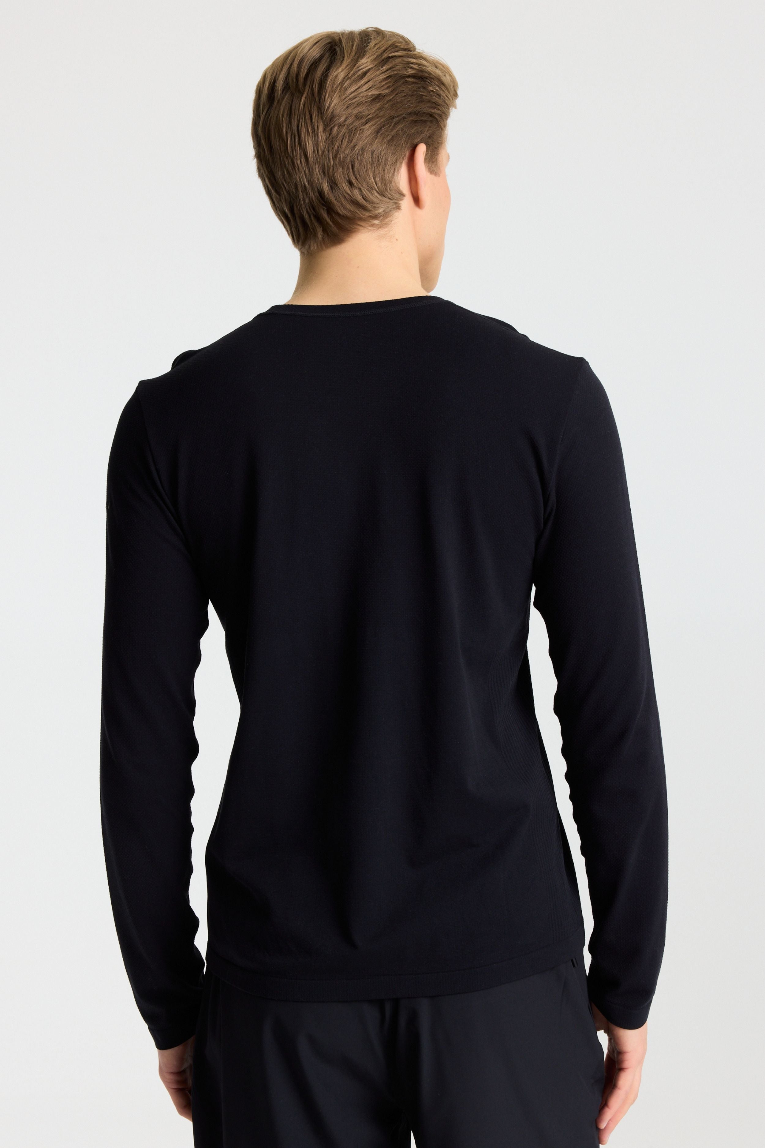 M. Seamlite® Long Sleeve Shirt - Black